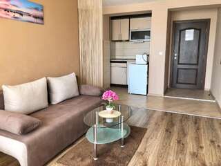 Отель Hotel Silver Созополь Апартаменты с видом на бассейн-6